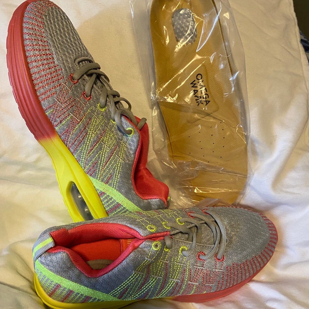NWT omega walk shoes